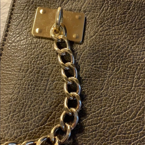 SR2 Sandra Robert’s Wristlet Taupe Brown w/Gold - Picture 3 of 9